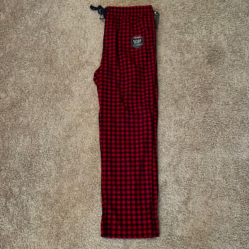 New with tags. Mens fleece pants size Large. So soft!!